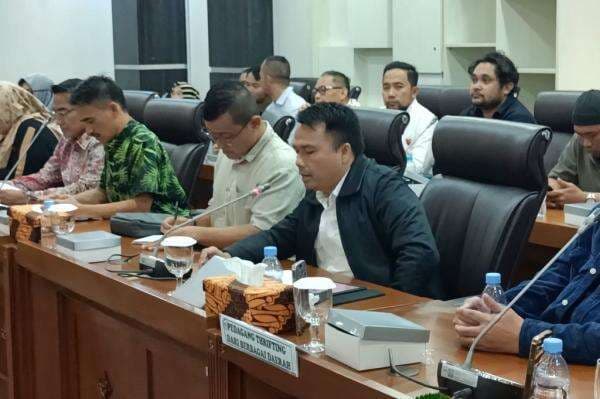 Protes Usahanya Dilarang, Pedagang Thrifting: Kami Termasuk Pelaku UMKM Protes Usahanya Dilarang, Pedagang Thrifting: Kami Termasuk Pelaku UMKM