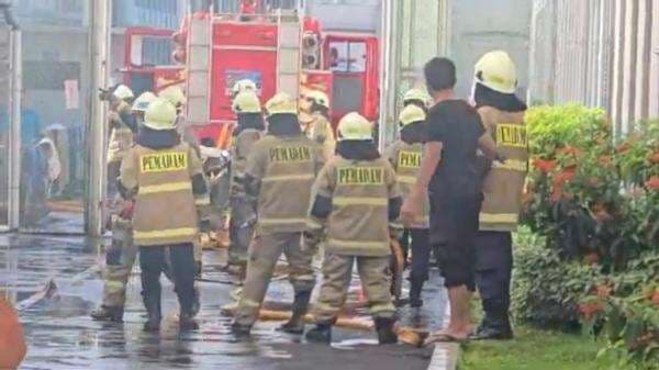 Kebakaran RS Pengayoman Cipinang Jaktim, 28 Pasien Dievakuasi Kebakaran RS Pengayoman Cipinang Jaktim, 28 Pasien Dievakuasi