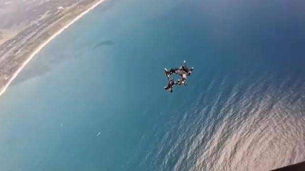 Latihan Terjun Payung di Pangandaran Berujung Tragis, 1 Orang Tewas 1 Hilang Latihan Terjun Payung di Pangandaran Berujung Tragis, 1 Orang Tewas 1 Hilang