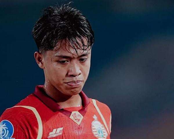 Kisah Gelandang Muda Persija Jakarta Figo Dennis, Debut Starter Pahit saat Lawan Semen Padang Kisah Gelandang Muda Persija Jakarta Figo Dennis, Debut Starter Pahit saat Lawan Semen Padang