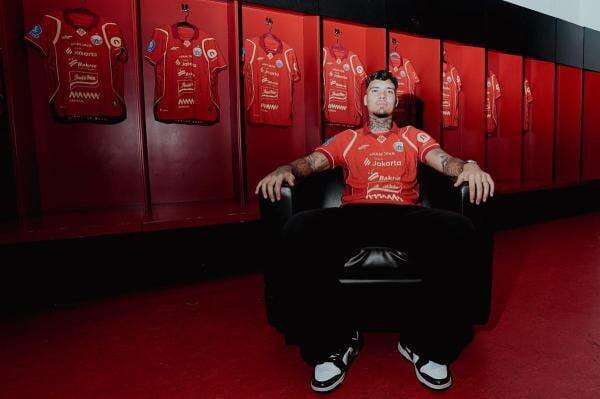 Gabung Persija Jakarta, Shayne Pattynama Sudah Berkarier di 5 Negara! Gabung Persija Jakarta, Shayne Pattynama Sudah Berkarier di 5 Negara!