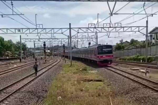 Gangguan Listrik, KRL Tanah Abang-Rangkasbitung Hanya sampai Tigaraksa Gangguan Listrik, KRL Tanah Abang-Rangkasbitung Hanya sampai Tigaraksa