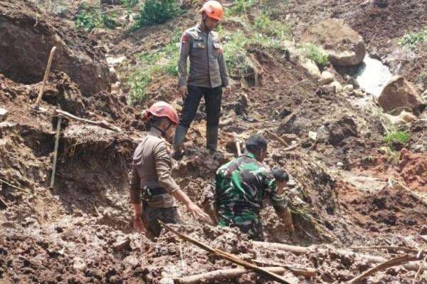 7 Hari Pascalongsor di Arjasari Bandung, 3 Orang Belum Ditemukan 7 Hari Pascalongsor di Arjasari Bandung, 3 Orang Belum Ditemukan