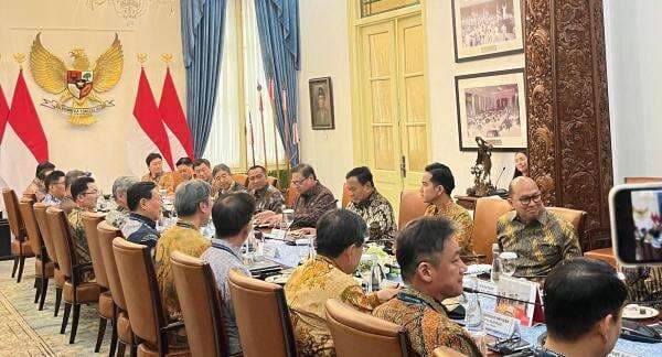 Prabowo Didampingi Gibran Gelar Pertemuan dengan Federasi Industri Korea di Istana Prabowo Didampingi Gibran Gelar Pertemuan dengan Federasi Industri Korea di Istana