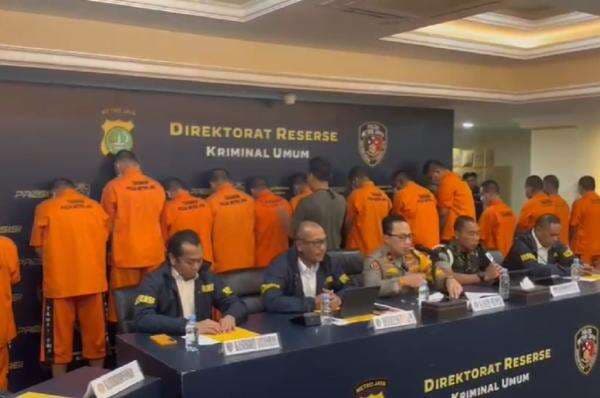 15 Tersangka Pembunuhan Kacab Bank BUMN Diserahkan ke Jaksa, Segera Disidang 15 Tersangka Pembunuhan Kacab Bank BUMN Diserahkan ke Jaksa, Segera Disidang