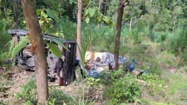 Mobil Pikap Bawa Pekerja Sumur Bor Terbalik di Tulungagung, 1 Orang Tewas Mobil Pikap Bawa Pekerja Sumur Bor Terbalik di Tulungagung, 1 Orang Tewas