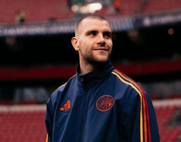 Resmi Gabung Ajax Amsterdam, Maarten Paes Pamer Julukan Tembok Resmi Gabung Ajax Amsterdam, Maarten Paes Pamer Julukan Tembok