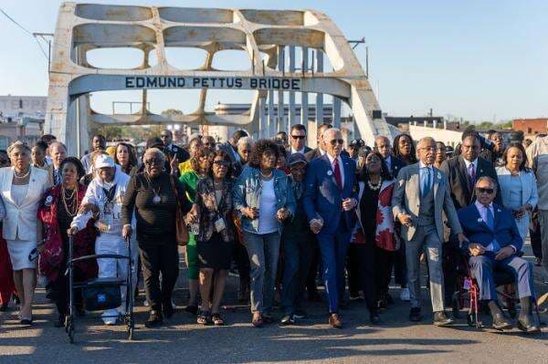Muncul Pertama usai Lengser, Biden Kecam Kebijakan Trump Muncul Pertama usai Lengser, Biden Kecam Kebijakan Trump