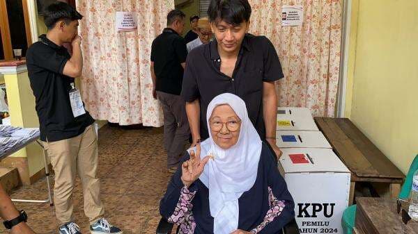 Innalillahi, Bunda Iffet Meninggal Dunia Innalillahi, Bunda Iffet Meninggal Dunia