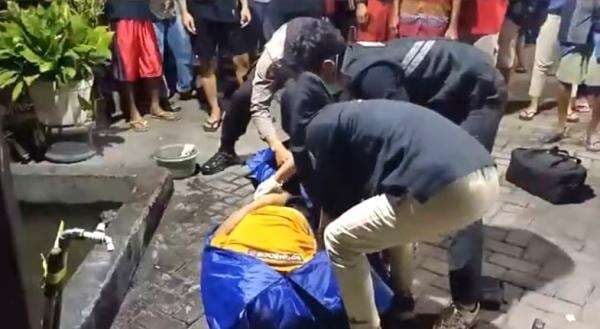 Kecelakaan Maut Malam Hari, Pemotor Tewas Ditemukan Satu Jam Kemudian di Depan Ruko Kecelakaan Maut Malam Hari, Pemotor Tewas Ditemukan Satu Jam Kemudian di Depan Ruko