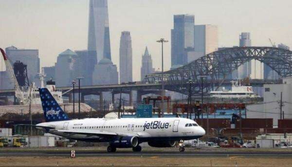 Pesawat JetBlue Nyaris Tabrakan dengan Pesawat Tanker Angkatan Udara AS di Karibia Pesawat JetBlue Nyaris Tabrakan dengan Pesawat Tanker Angkatan Udara AS di Karibia