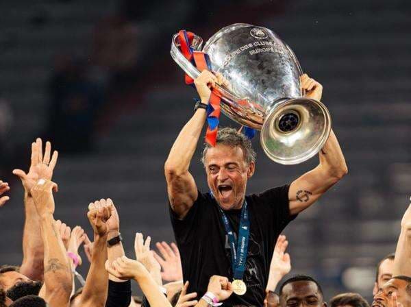 Luis Enrique Tiba-Tiba Dirumorkan Cabut dari PSG, Sinyal Ingin Latih Manchester United? Luis Enrique Tiba-Tiba Dirumorkan Cabut dari PSG, Sinyal Ingin Latih Manchester United?