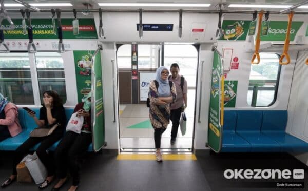 Sempat Terhenti Imbas Pohon Tumbang, Layanan MRT Beroperasi Kembali Sempat Terhenti Imbas Pohon Tumbang, Layanan MRT Beroperasi Kembali