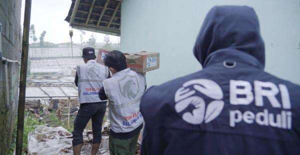 BRI Peduli Salurkan Bantuan Bagi Warga Terdampak Bencana Longsor Cisarua BRI Peduli Salurkan Bantuan Bagi Warga Terdampak Bencana Longsor Cisarua