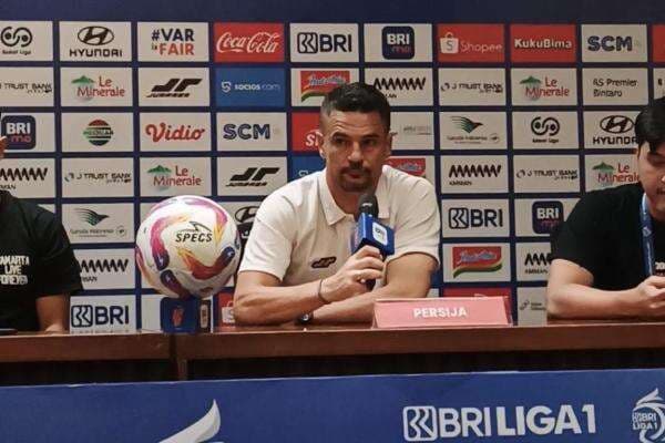 Alasan Carlos Pena soal Persija Jakarta Kalah 0-2 dari Semen Padang di Kandang Sendiri Alasan Carlos Pena soal Persija Jakarta Kalah 0-2 dari Semen Padang di Kandang Sendiri
