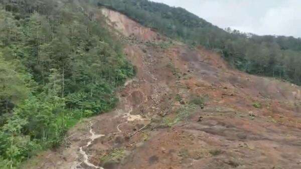 Mengejutkan! Retakan di Mahkota Longsor Banjarnegara, Ahli Geologi UGM: Aktif Sekali Bergerak Mengejutkan! Retakan di Mahkota Longsor Banjarnegara, Ahli Geologi UGM: Aktif Sekali Bergerak