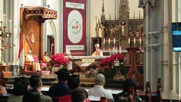 Khutbah Misa Pontifikal, Kardinal Suharyo Soroti Perilaku Memuja Uang dan Korupsi Khutbah Misa Pontifikal, Kardinal Suharyo Soroti Perilaku Memuja Uang dan Korupsi