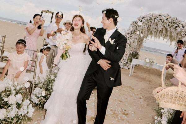 Minah Girls Day dan On Joo Wan Gelar Resepsi Pernikahan Tertutup di Bali Minah Girls Day dan On Joo Wan Gelar Resepsi Pernikahan Tertutup di Bali