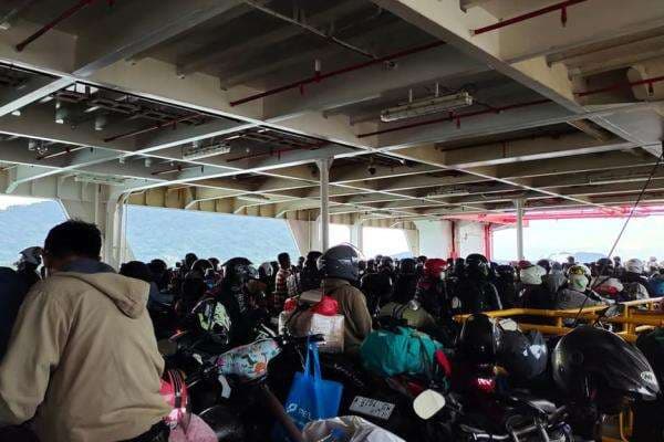 Cerita Pemudik dari Tangerang Tempuh Waktu 12 Jam Mudik ke Lampung via Pelabuhan Ciwandan Cerita Pemudik dari Tangerang Tempuh Waktu 12 Jam Mudik ke Lampung via Pelabuhan Ciwandan