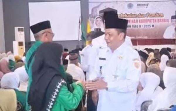 1.047 Calon Jamaah Haji Asal Brebes Berangkat 3 Mei 2025 Mendatang 1.047 Calon Jamaah Haji Asal Brebes Berangkat 3 Mei 2025 Mendatang