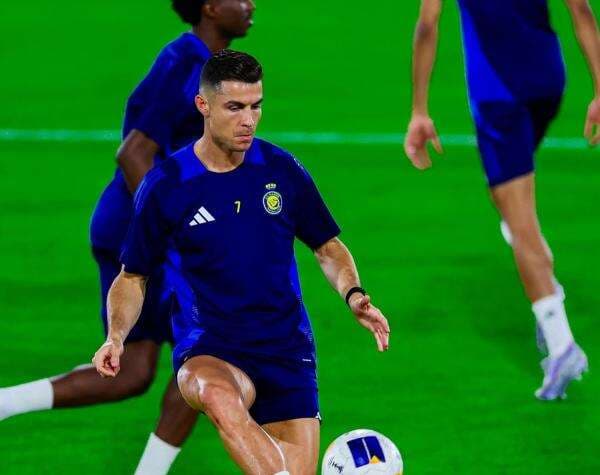 Yokohama F Marinos vs Al Nassr: Cristiano Ronaldo Siap Hadapi Sandy Walsh! Yokohama F Marinos vs Al Nassr: Cristiano Ronaldo Siap Hadapi Sandy Walsh!