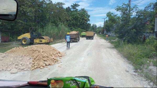 Gebrakan Awal 100 Hari Kerja Afirudin-Rahman, Jalan Rusak di Butur Mulai Dibenahi Gebrakan Awal 100 Hari Kerja Afirudin-Rahman, Jalan Rusak di Butur Mulai Dibenahi