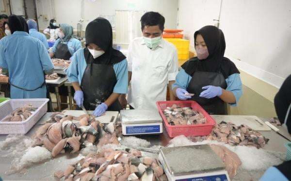 323 Dapur MBG Layani Warga Terdampak Bencana di Sumatera 323 Dapur MBG Layani Warga Terdampak Bencana di Sumatera