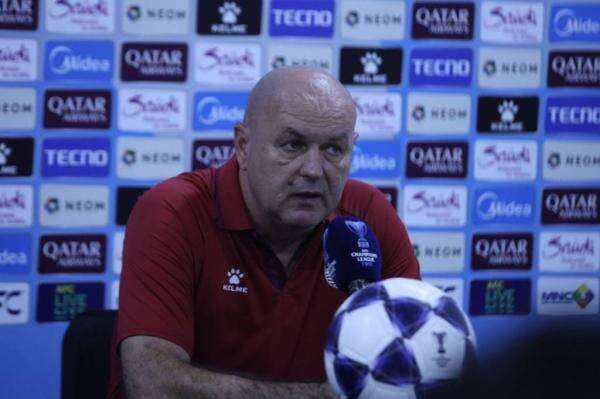 Bojan Hodak Bangga Persib Lolos Fase Knock-Out ACL 2 sebagai Juara Grup Bojan Hodak Bangga Persib Lolos Fase Knock-Out ACL 2 sebagai Juara Grup