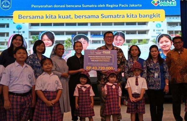 Siswa Regina Pacis Jakarta Senang Bisa Galang Donasi Korban Banjir Sumatera Lewat MNC Peduli Siswa Regina Pacis Jakarta Senang Bisa Galang Donasi Korban Banjir Sumatera Lewat MNC Peduli