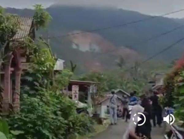 Longsor Terjang Dusun Situkung Banjarnegara, 30 Rumah Diduga Tertimbun Longsor Terjang Dusun Situkung Banjarnegara, 30 Rumah Diduga Tertimbun