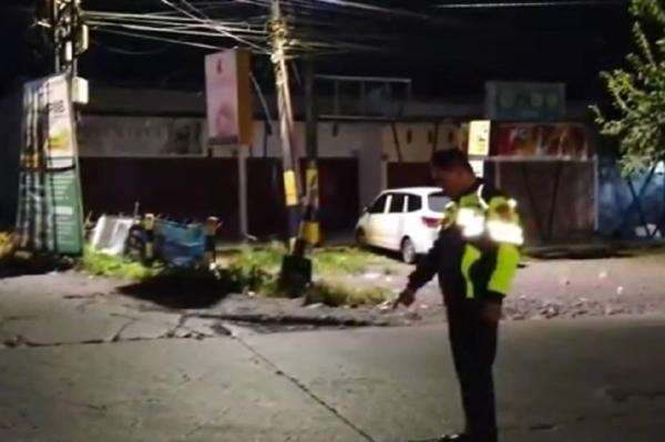 Kecelakaan di Gowa, Driver Ojol Tewas Ditabrak Mobil saat Tunggu Orderan Kecelakaan di Gowa, Driver Ojol Tewas Ditabrak Mobil saat Tunggu Orderan