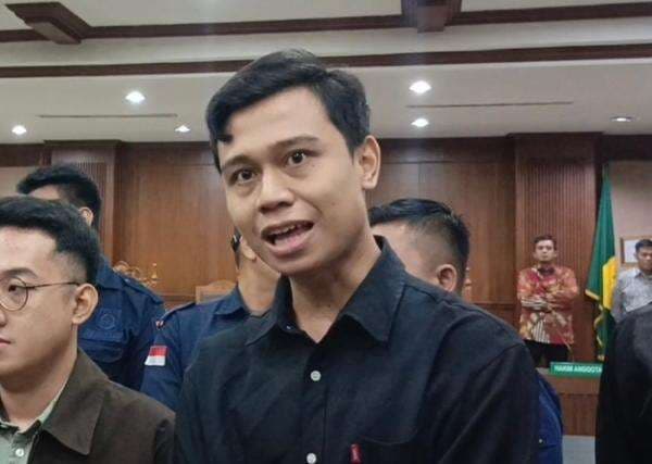 Hakim PN Jakpus Bebaskan Mahasiswa Unri Khariq Anhar dari Kasus Demo Ricuh Akhir Agustus Hakim PN Jakpus Bebaskan Mahasiswa Unri Khariq Anhar dari Kasus Demo Ricuh Akhir Agustus