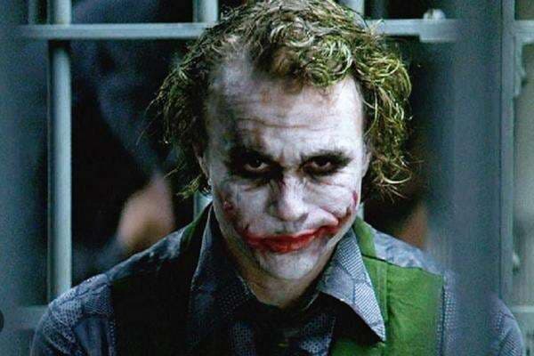 Di Balik Layar The Dark Knight, Ketakutan Michael Caine pada Joker hingga Heath Ledger Meninggal Tragis Di Balik Layar The Dark Knight, Ketakutan Michael Caine pada Joker hingga Heath Ledger Meninggal Tragis