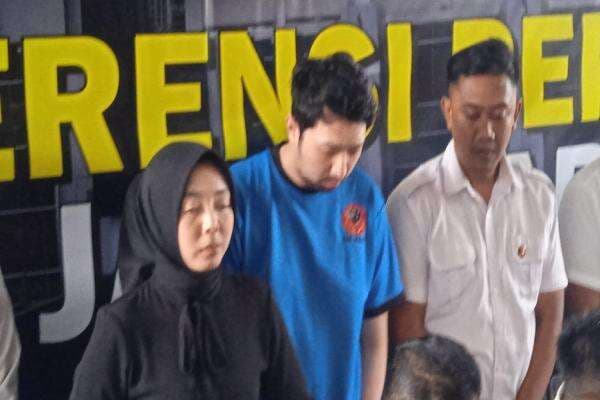 Dokter PPDS Tersangka Pemerkosaan di RSHS Bandung Coba Bunuh Diri Sebelum Ditangkap Dokter PPDS Tersangka Pemerkosaan di RSHS Bandung Coba Bunuh Diri Sebelum Ditangkap