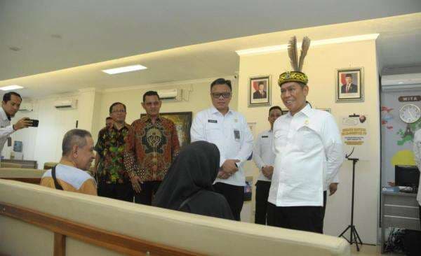 Adies Kadir Usul Peningkatan Kualitas Imigrasi Kelas I TPI Balikpapan Adies Kadir Usul Peningkatan Kualitas Imigrasi Kelas I TPI Balikpapan