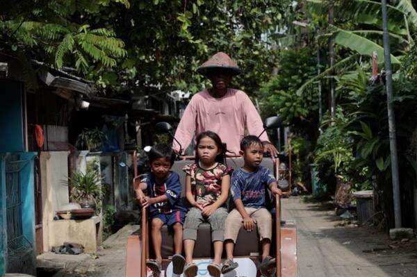 Cerita Warga Dapat Becak Listrik dari Prabowo: Enak, Kaki Nggak Pegal Cerita Warga Dapat Becak Listrik dari Prabowo: Enak, Kaki Nggak Pegal