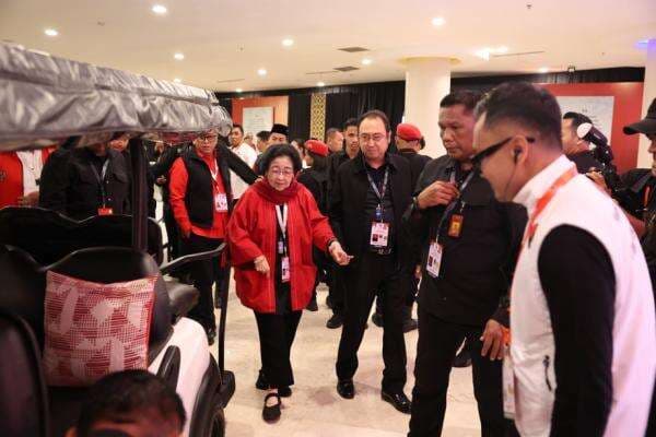 Megawati Kembali Hadiri Rakernas PDIP Hari Kedua di Ancol Megawati Kembali Hadiri Rakernas PDIP Hari Kedua di Ancol