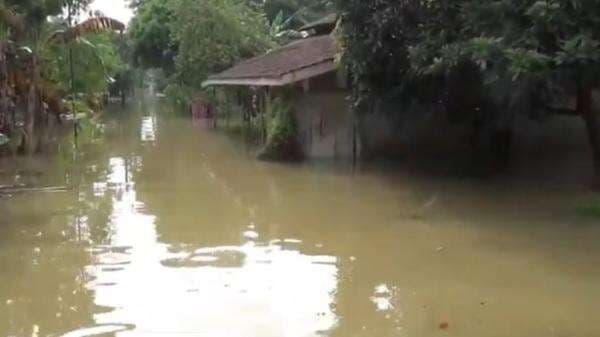 Banjir Rendam Ratusan Rumah di 2 Desa di Jepara, Ribuan Warga Mengungsi Banjir Rendam Ratusan Rumah di 2 Desa di Jepara, Ribuan Warga Mengungsi