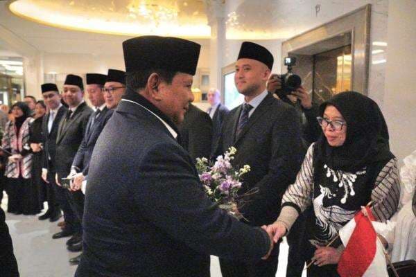 Momen Prabowo Disambut Hangat Diaspora di Swiss Jelang WEF 2026 Momen Prabowo Disambut Hangat Diaspora di Swiss Jelang WEF 2026