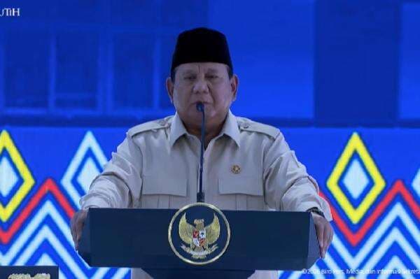 Prabowo ke Siswa Sekolah Rakyat: Jangan Malu Orang Tuamu Buruh-Pemulung, Cium Kakinya Prabowo ke Siswa Sekolah Rakyat: Jangan Malu Orang Tuamu Buruh-Pemulung, Cium Kakinya