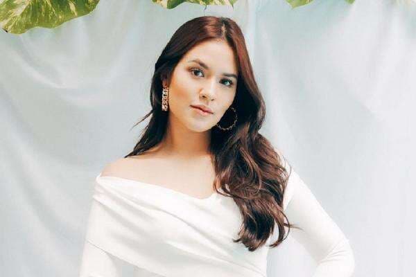 Raisa Bantah Isu Orang Ketiga, Kuasa Hukum Sebut Komunikasi dengan Hamish Masih Baik Raisa Bantah Isu Orang Ketiga, Kuasa Hukum Sebut Komunikasi dengan Hamish Masih Baik