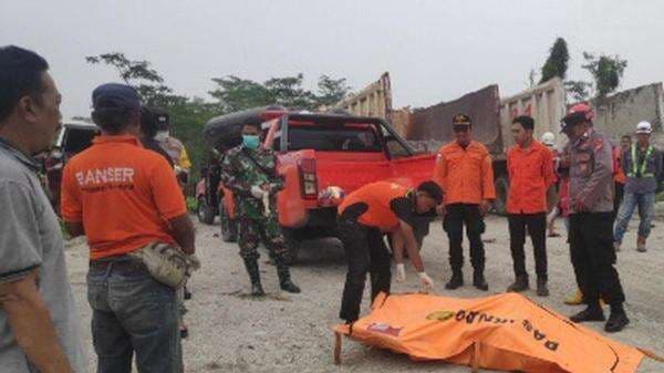 Hanyut di Bengawan Madiun, Pelajar Asal Kwadungan Ngawi Ditemukan di Bengawan Solo Bojonegoro Hanyut di Bengawan Madiun, Pelajar Asal Kwadungan Ngawi Ditemukan di Bengawan Solo Bojonegoro