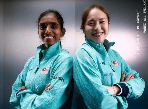 Kisah Ganda Putri Malaysia Pearly/Thinaah, Diam-Diam Raup Pendapatan hingga Rp5,1 Miliar di 2025 Kisah Ganda Putri Malaysia Pearly/Thinaah, Diam-Diam Raup Pendapatan hingga Rp5,1 Miliar di 2025