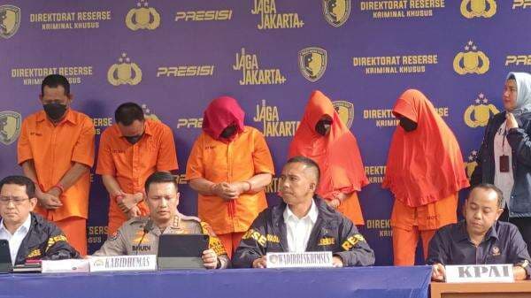 Dokter Aborsi Ilegal di Apartemen Bassura Ternyata Lulusan SMA! Dokter Aborsi Ilegal di Apartemen Bassura Ternyata Lulusan SMA!