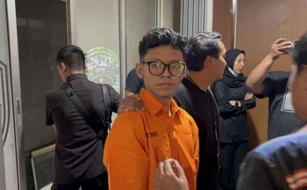 Tampang Bengis Pria yang Aniaya Pacar karena Tolak Ajakan Berbuat Kriminal Tampang Bengis Pria yang Aniaya Pacar karena Tolak Ajakan Berbuat Kriminal