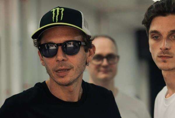 Valentino Rossi Harap Hadirnya Sirkuit Mandalika Bantu Pembalap Indonesia Tembus MotoGP Valentino Rossi Harap Hadirnya Sirkuit Mandalika Bantu Pembalap Indonesia Tembus MotoGP
