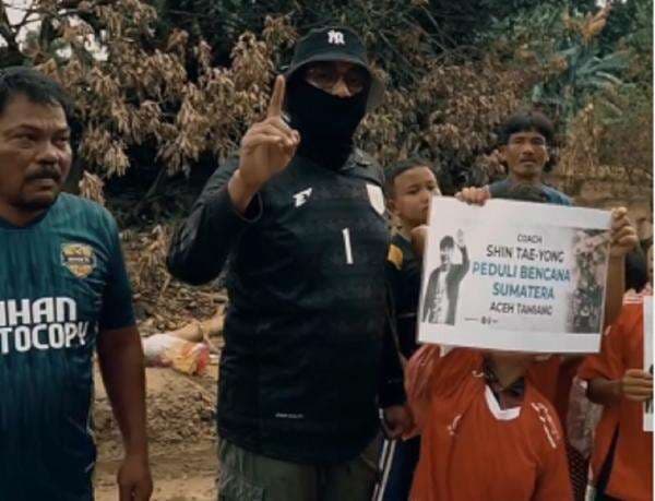 Shin Tae-yong Kirim Bantuan ke Korban Bencana Sumatera, Disambut Warga Aceh Tamiang: Terima Kasih STY! Shin Tae-yong Kirim Bantuan ke Korban Bencana Sumatera, Disambut Warga Aceh Tamiang: Terima Kasih STY!