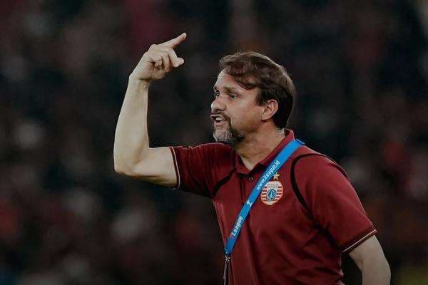 Rasakan Main di SUGBK, Mauricio Souza Harap Persija Jakarta Stop Jadi Musafir Rasakan Main di SUGBK, Mauricio Souza Harap Persija Jakarta Stop Jadi Musafir