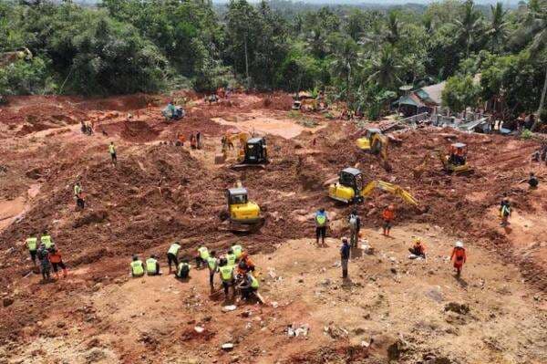 Update Longsor Cilacap: 2 Jenazah Kembali Ditemukan, Total 13 Orang Tewas Update Longsor Cilacap: 2 Jenazah Kembali Ditemukan, Total 13 Orang Tewas