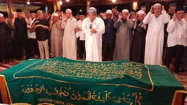Jenazah Rugaiya Usman Istri Wiranto Tiba di Rumah Duka, Langsung Disalatkan Jenazah Rugaiya Usman Istri Wiranto Tiba di Rumah Duka, Langsung Disalatkan